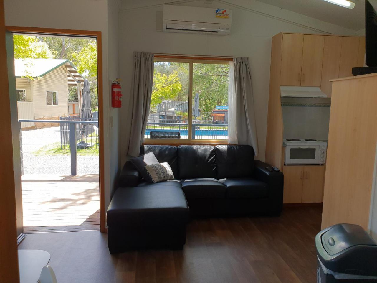 Euroa Caravan Park Hotell Exteriör bild